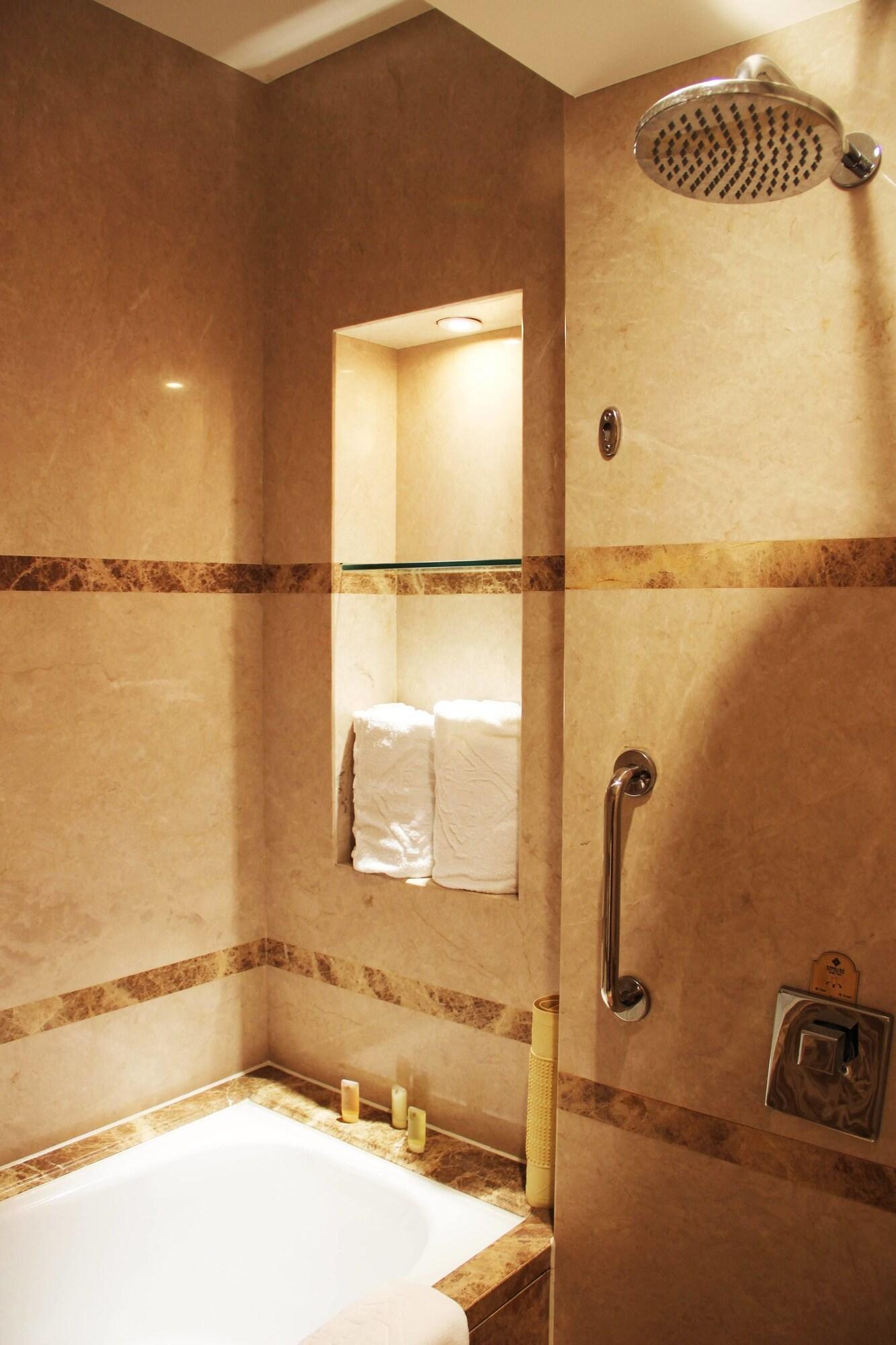 Glarun Jinling Hotel Нанкин Экстерьер фото
