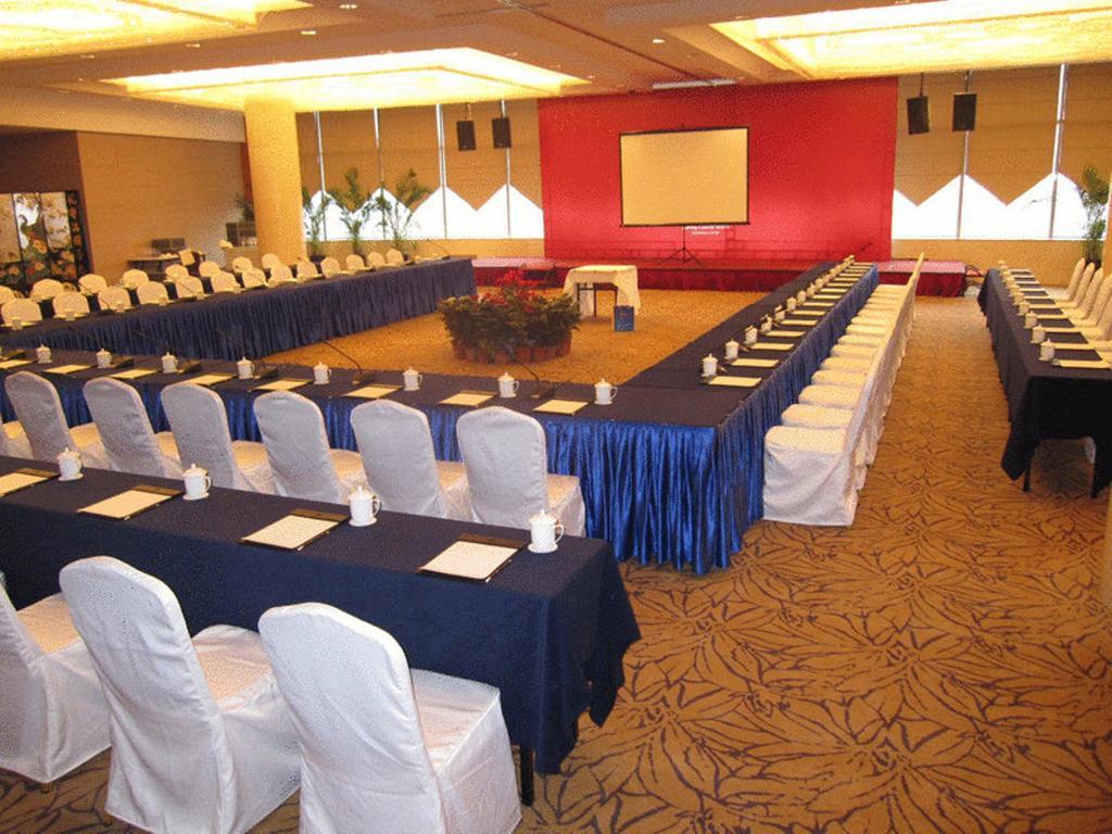 Glarun Jinling Hotel Нанкин Экстерьер фото